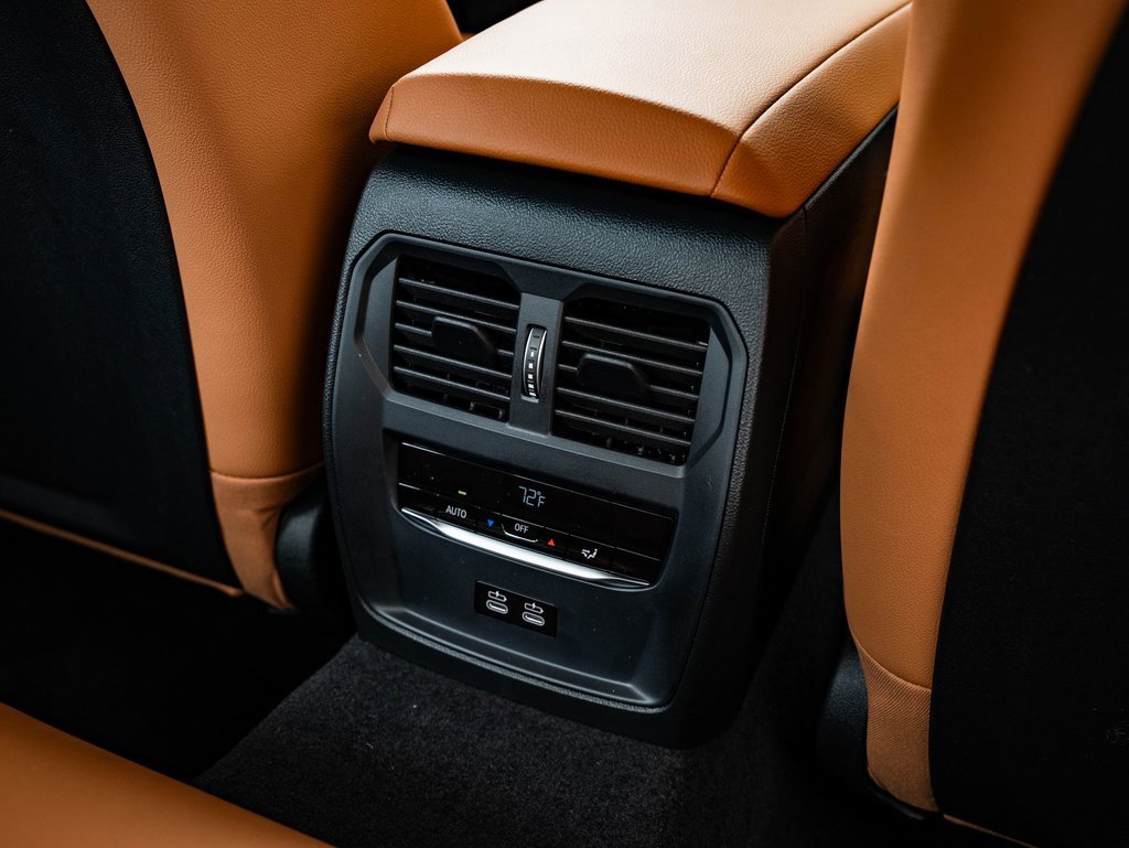 New 2026 BMW 330i xDrive Sedan w/ Premium Package image 35