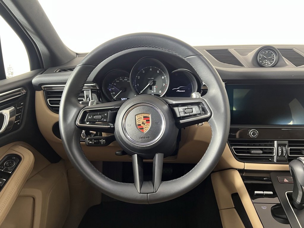 Certified 2025 Porsche Macan image 22