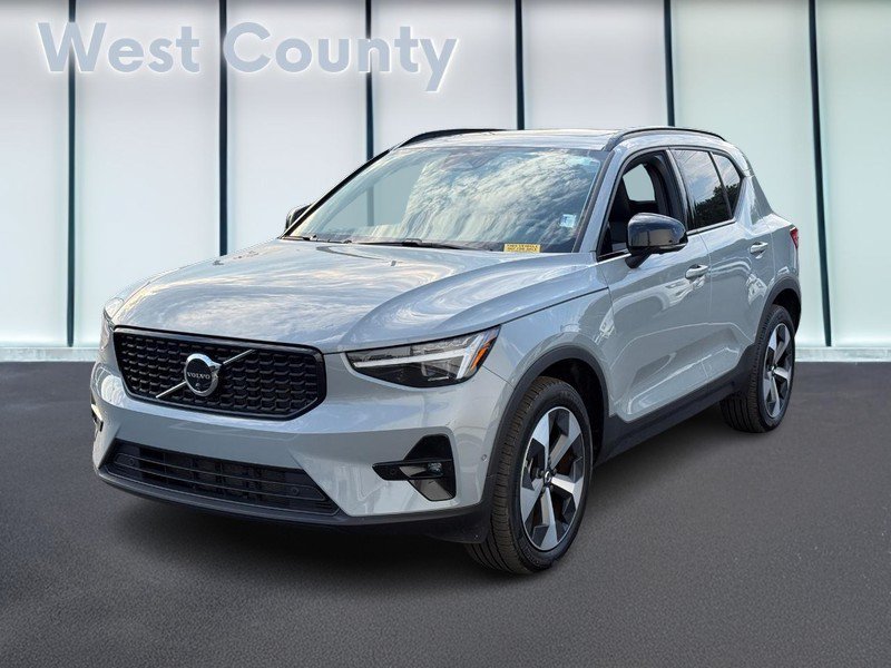 Used 2026 Volvo XC40 B5 Plus AWD/4WD image 8