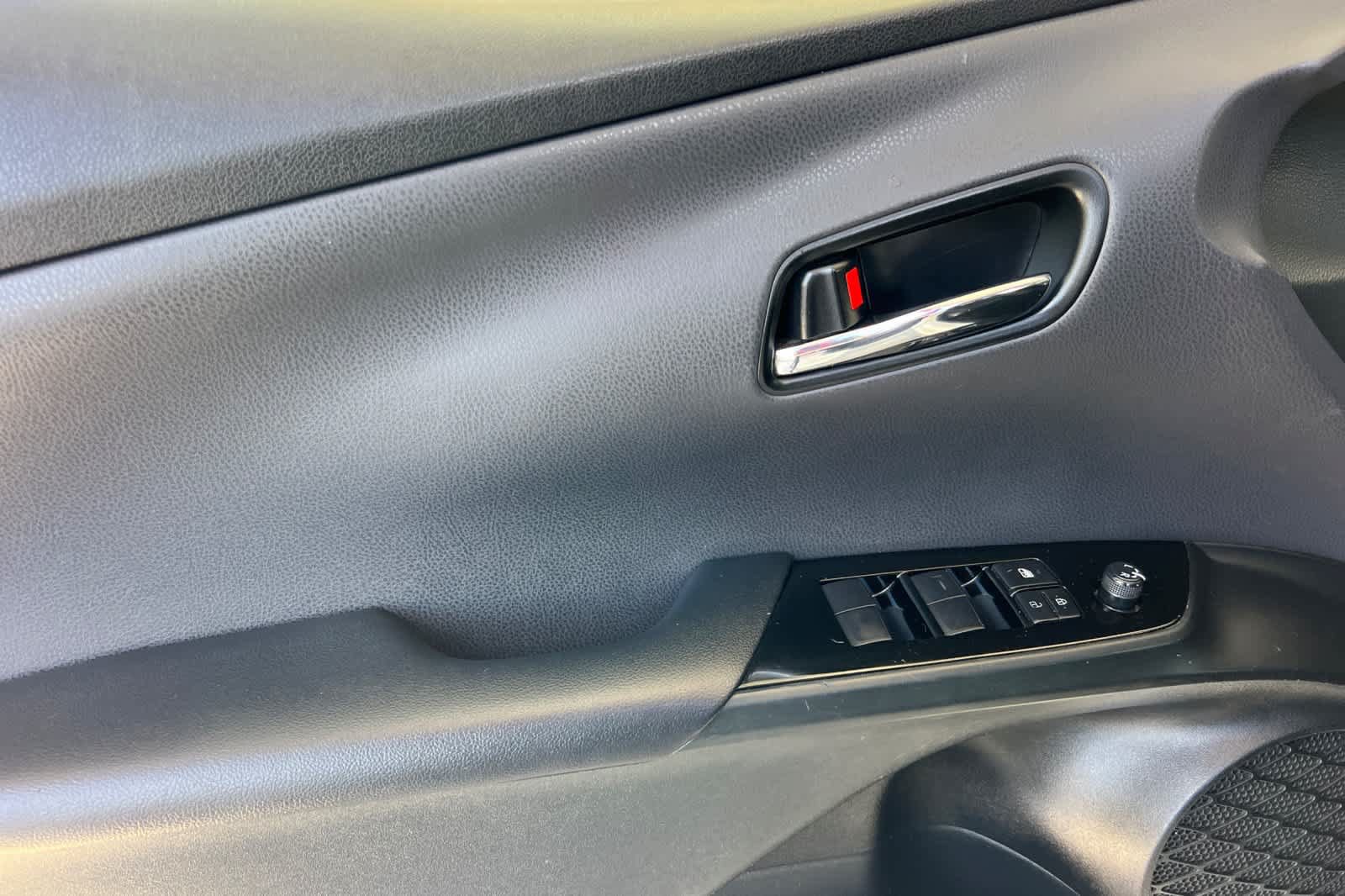 Certified 2022 Toyota Prius LE FWD image 12