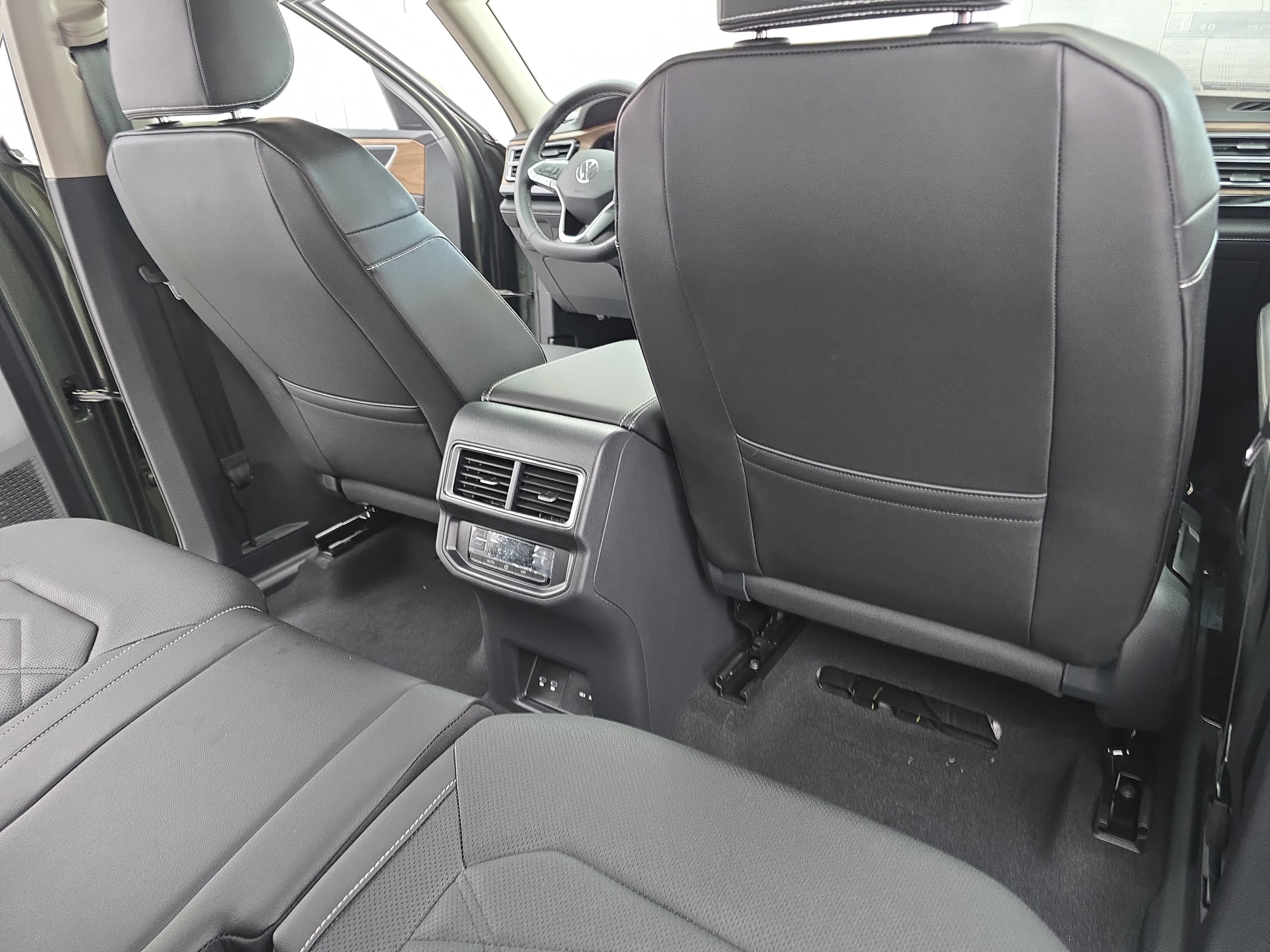New 2026 Volkswagen Atlas SE FWD image 11