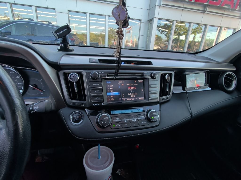 Used 2015 Toyota RAV4 Limited AWD/4WD image 7