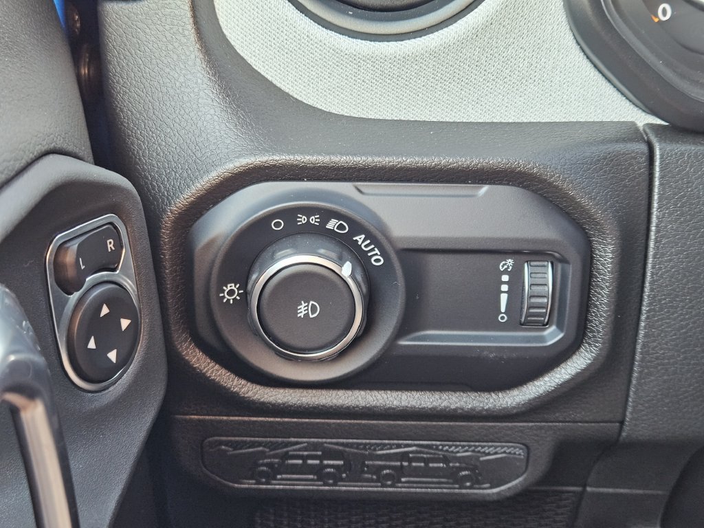 Used 2024 Jeep Wrangler Unlimited Sport AWD/4WD image 22
