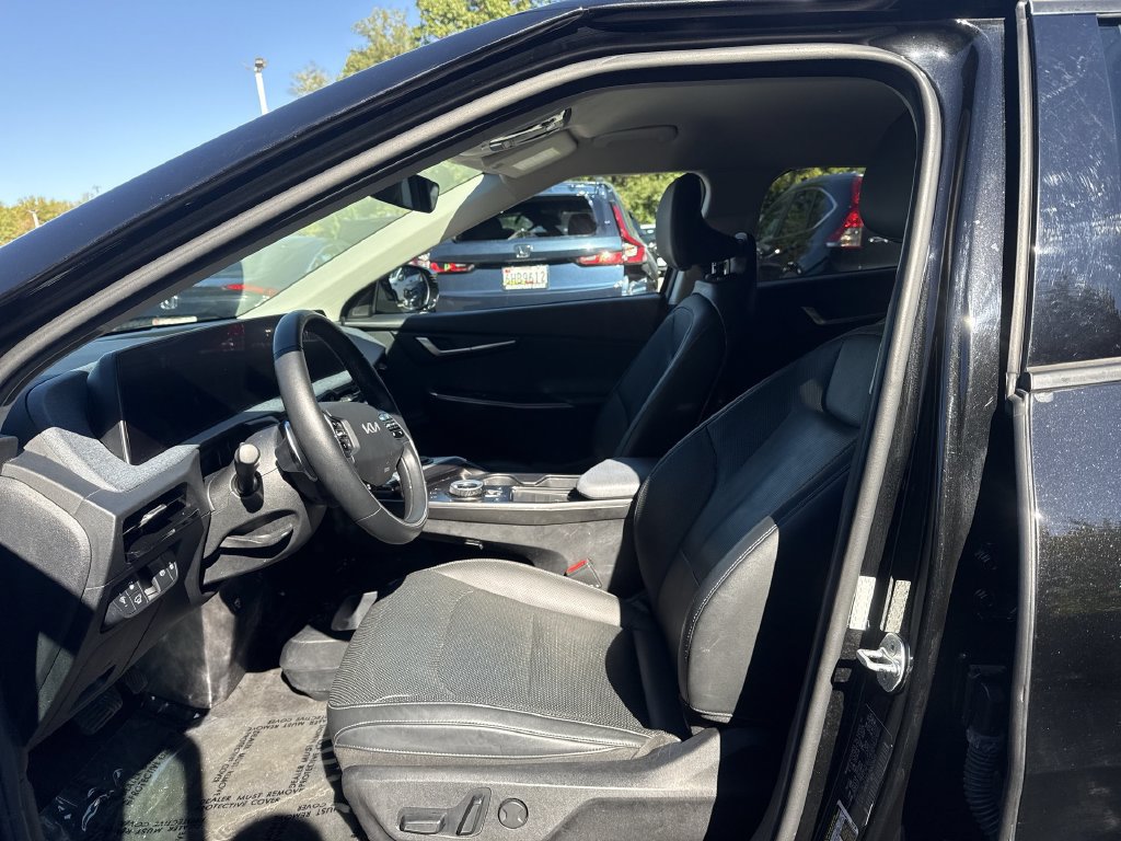Used 2022 Kia EV6 Wind w/ Wind Technology Package AWD/4WD image 13