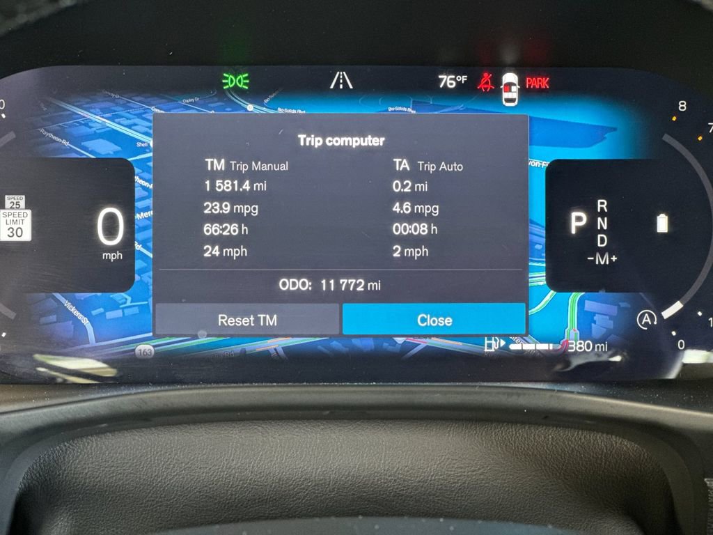 Certified 2025 Volvo XC40 B5 Plus image 27