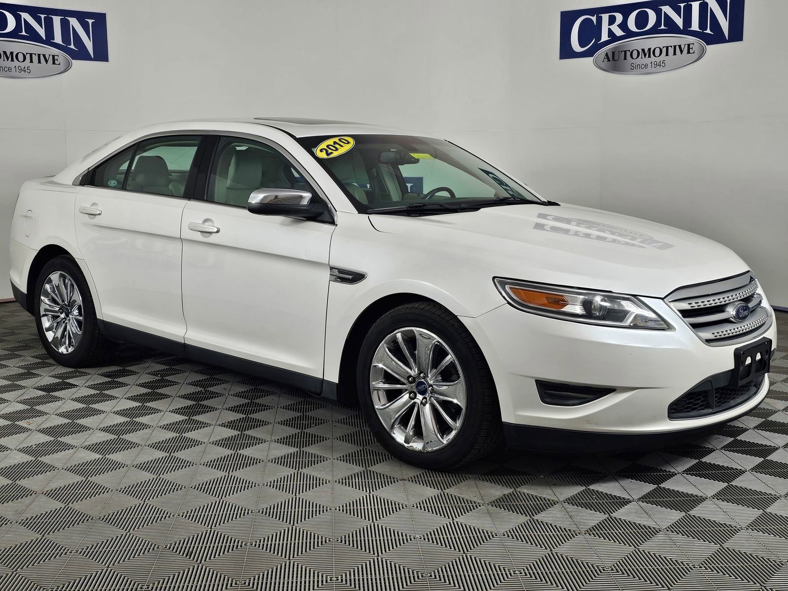 Used 2010 Ford Taurus Limited image 8