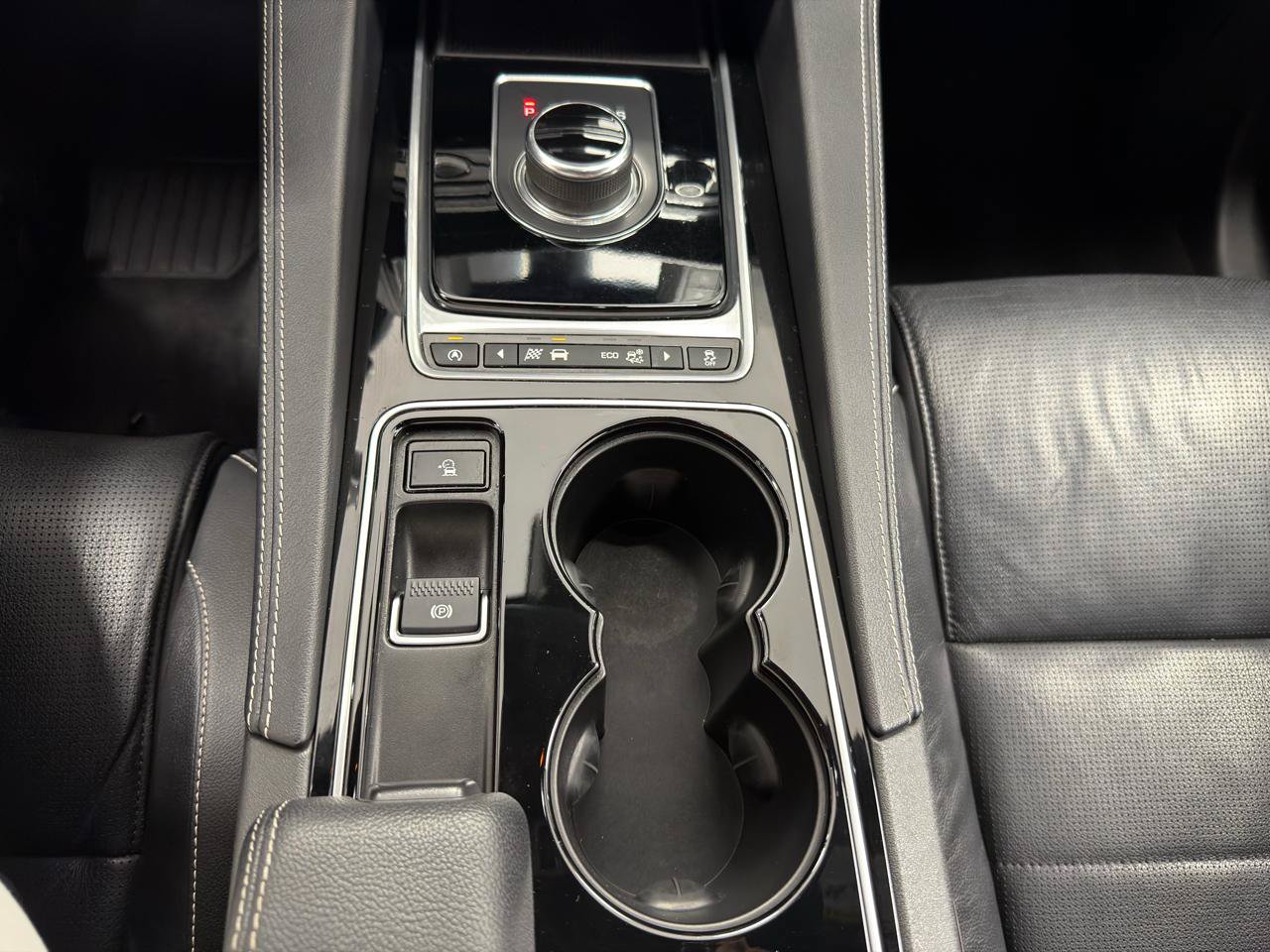 Used 2017 Jaguar F-PACE S AWD/4WD image 23