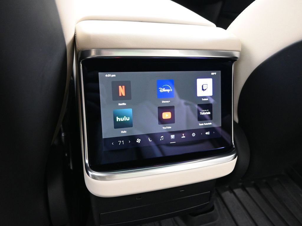 Used 2023 Tesla Model X Plaid image 35