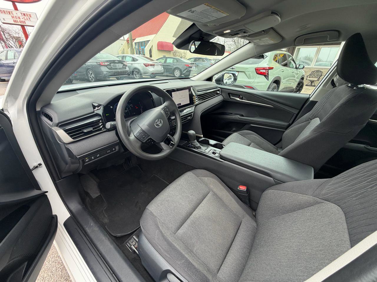 Used 2025 Toyota Camry LE image 10