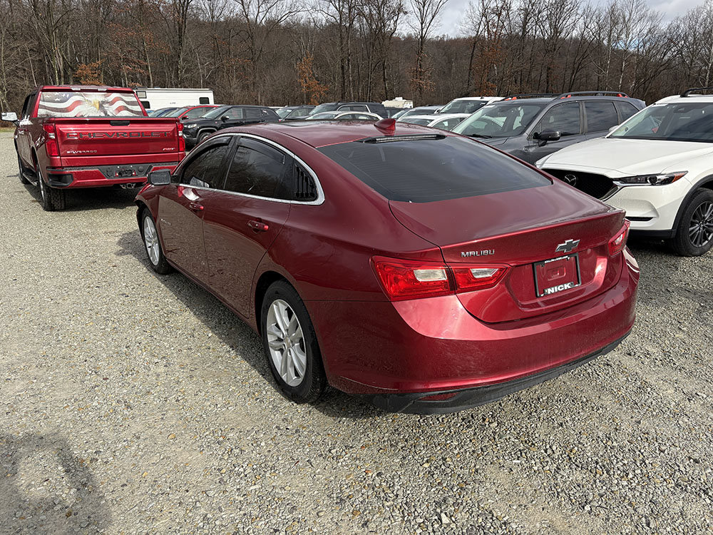 Used 2018 Chevrolet Malibu LT FWD image 2