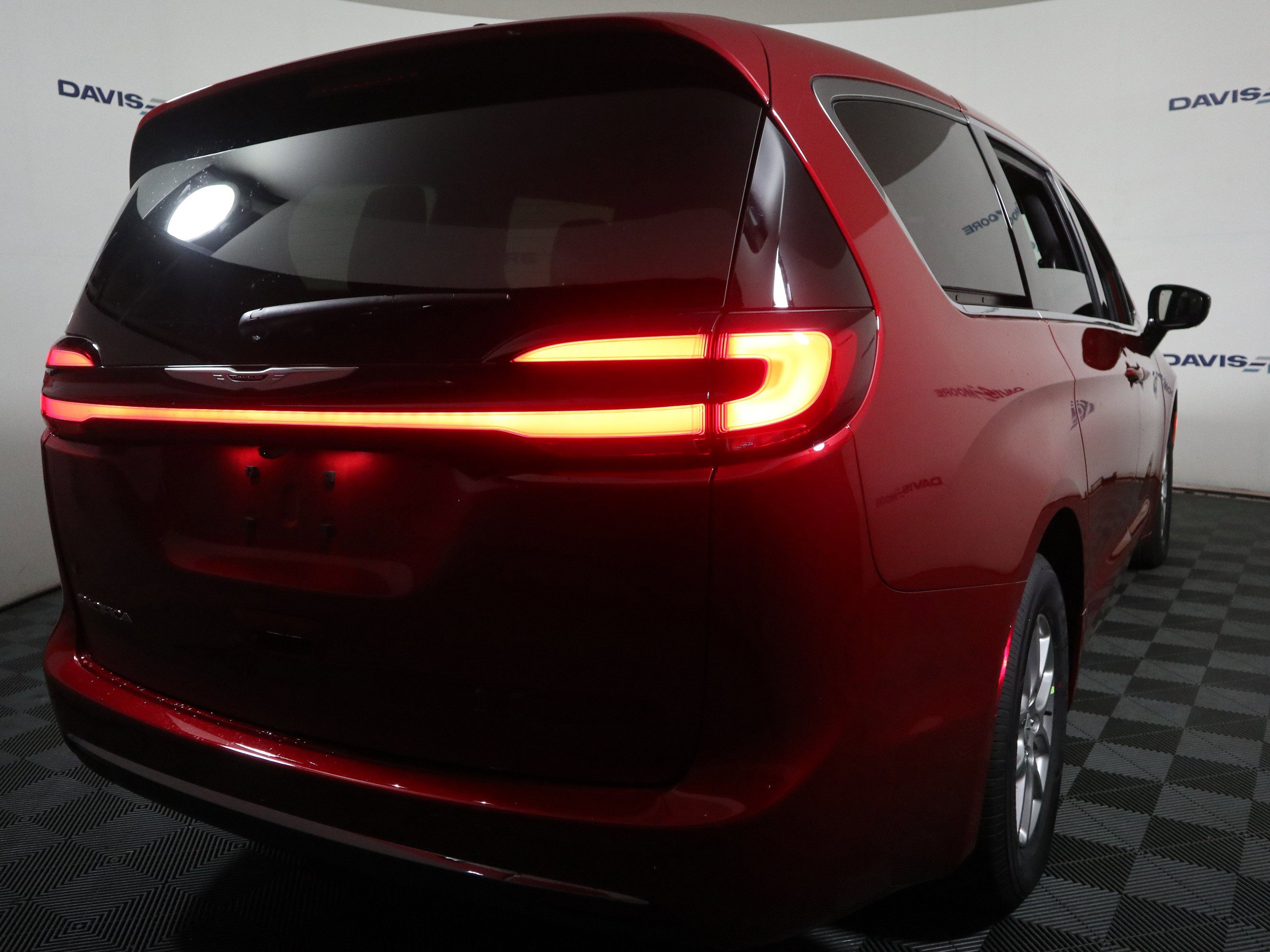 New 2026 Chrysler Pacifica Select image 6