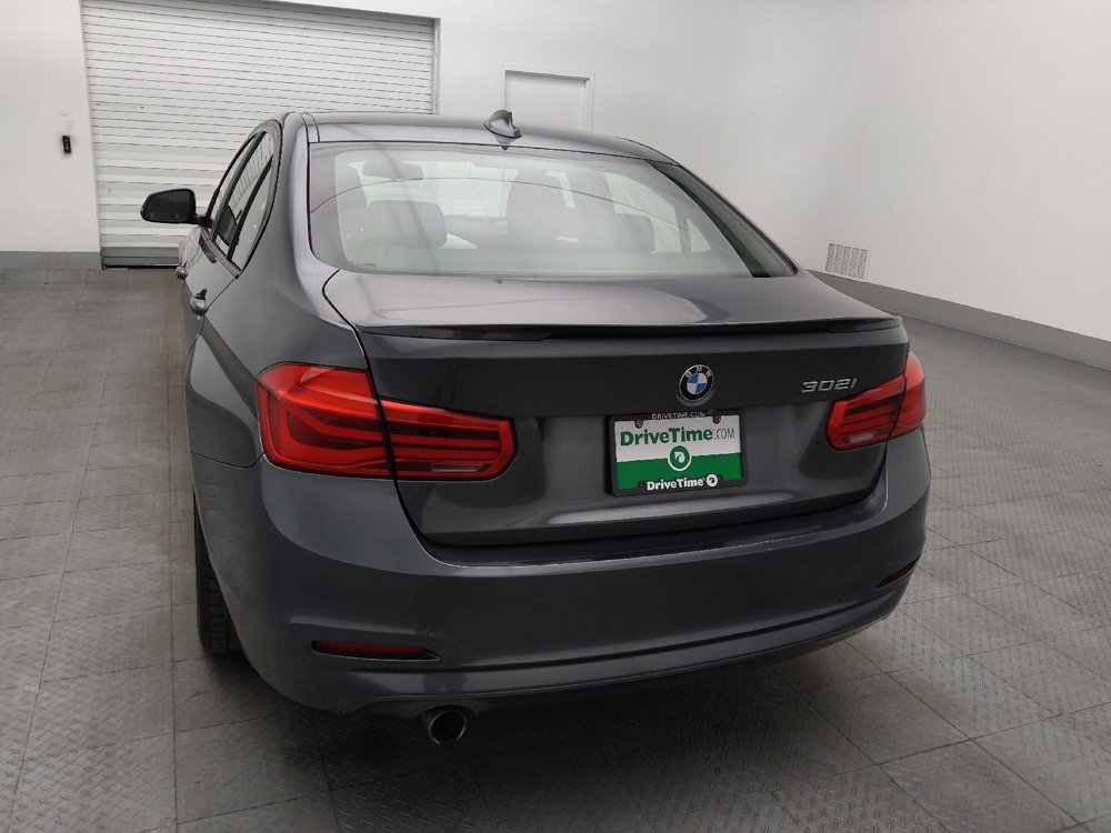 Used 2018 BMW 320i Sedan RWD image 6