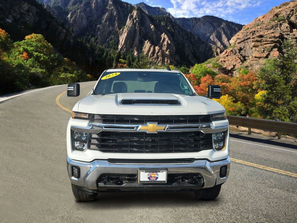 Used 2024 Chevrolet Silverado 2500 LT image 6