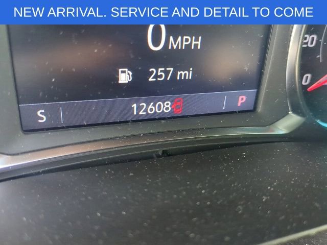 Used 2023 Chevrolet Traverse LT FWD image 2