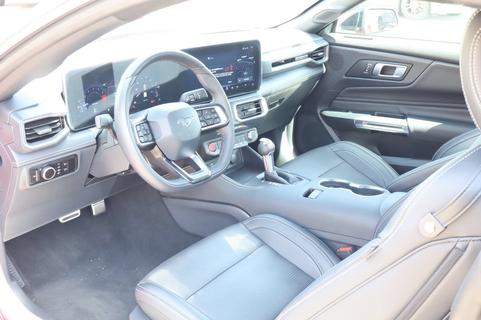 Used 2025 Ford Mustang Premium RWD image 17