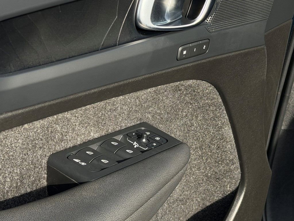 Certified 2023 Volvo C40 P8 Recharge Plus w/ Protection Package Premier image 20