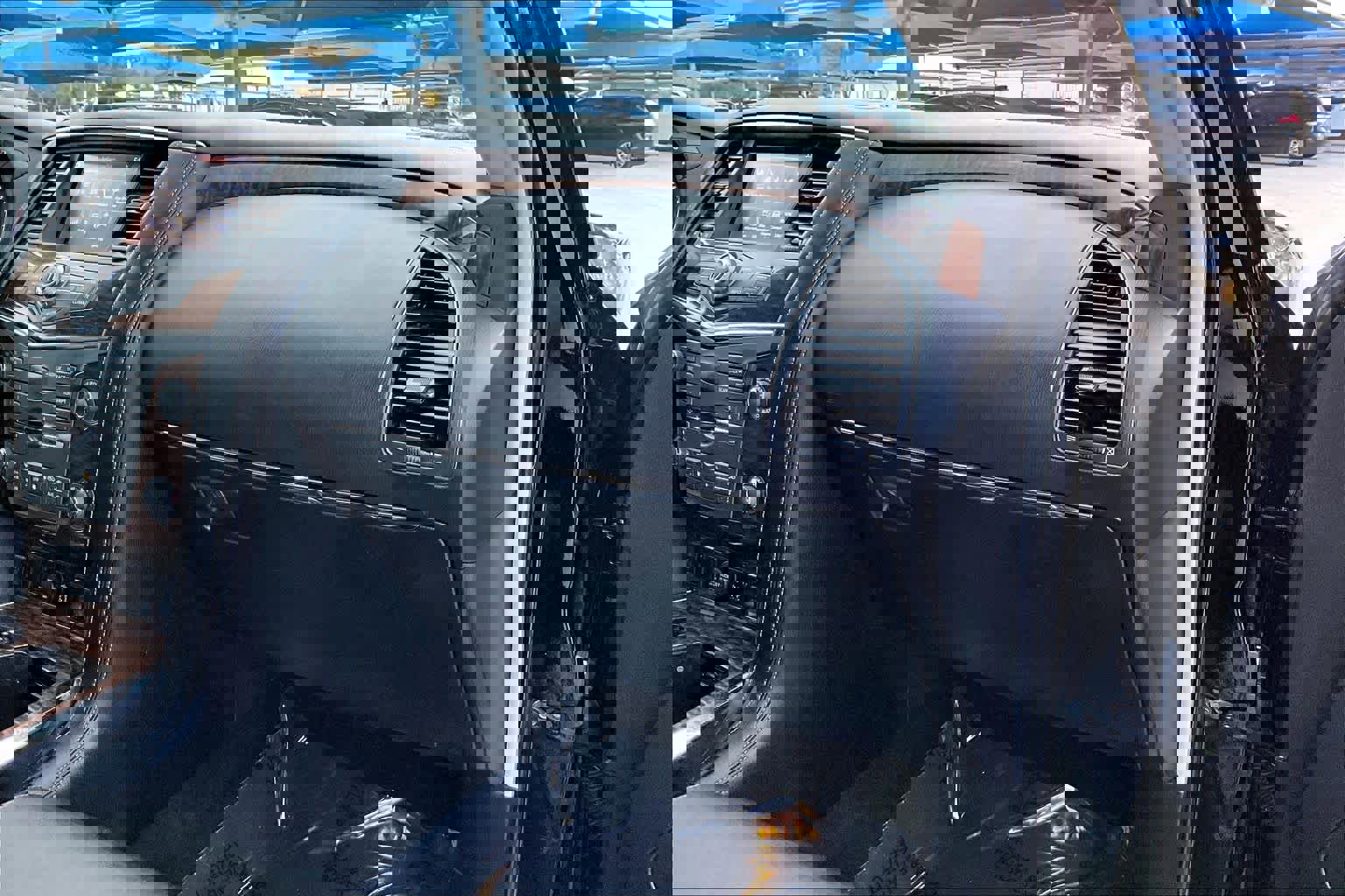 Used 2020 Nissan Armada SL w/ Premium Package image 18