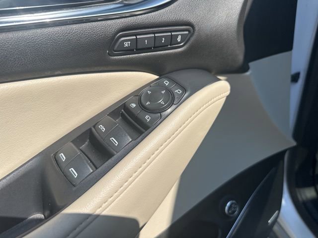 Used 2020 Buick Enclave Premium w/ Sun and Sites Package image 17