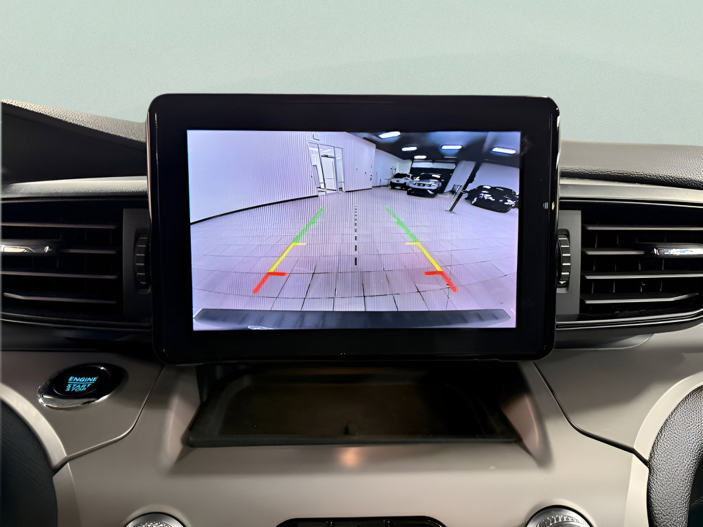 Used 2023 Ford Explorer XLT image 14