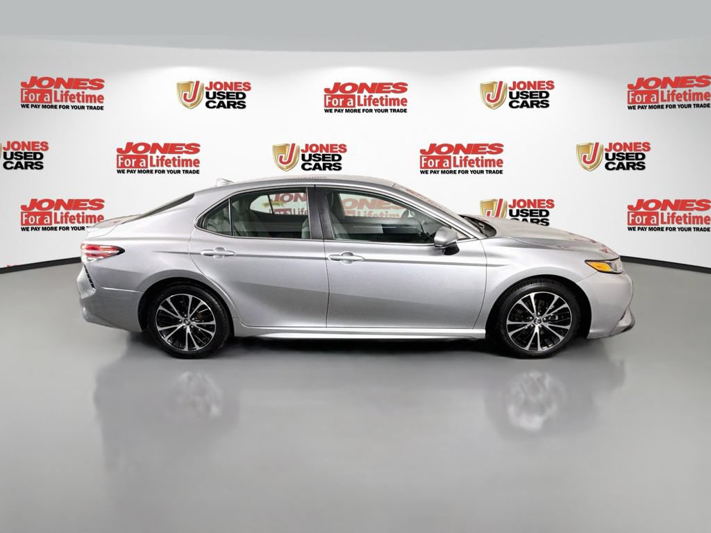 Used 2020 Toyota Camry SE FWD image 16