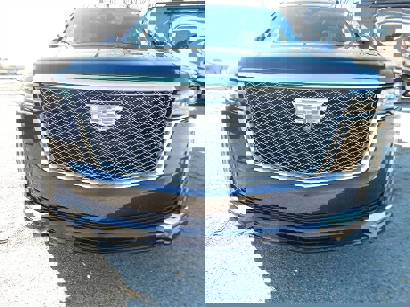 Used 2022 Cadillac Escalade Premium Luxury w/ LPO, Radiant Package image 9