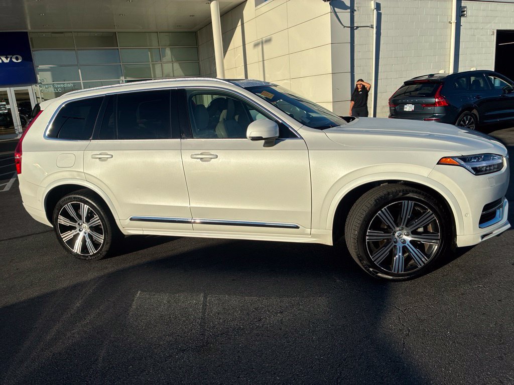 Used 2024 Volvo XC90 B6 Plus AWD/4WD image 2