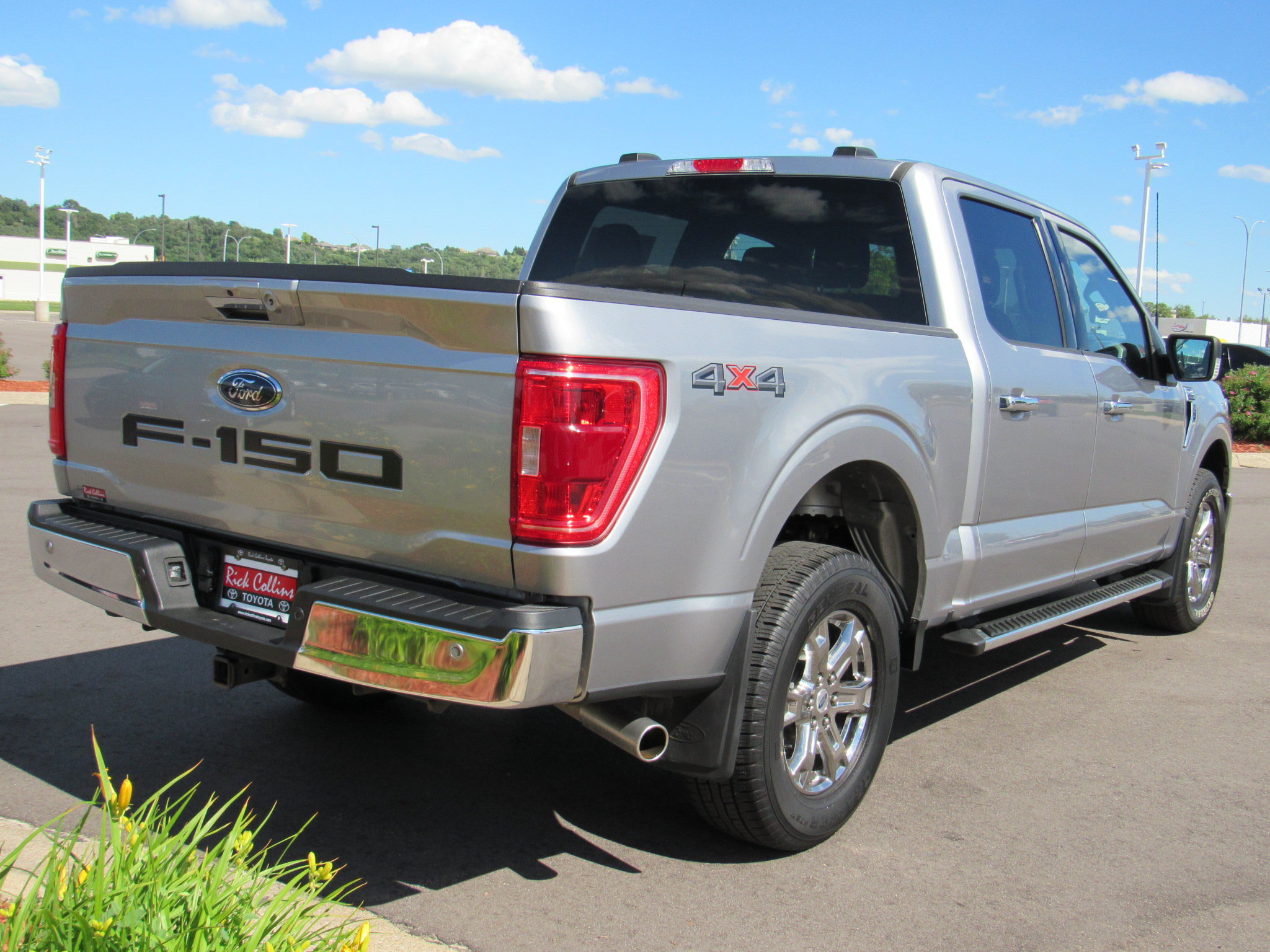 Used 2022 Ford F150 XLT w/ Equipment Group 302A High AWD/4WD image 6