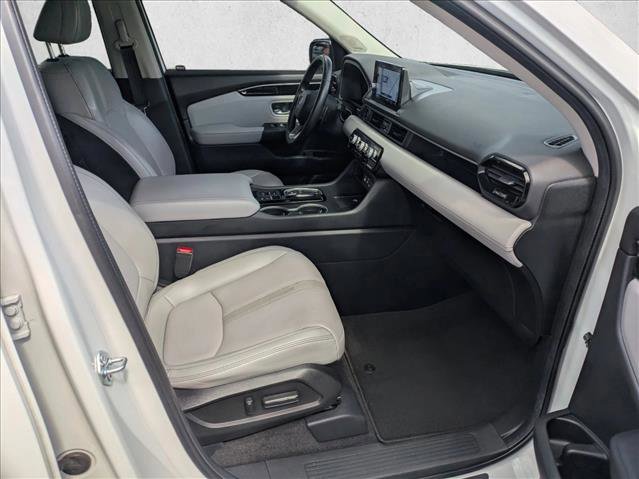 Used 2024 Honda Pilot Touring image 19