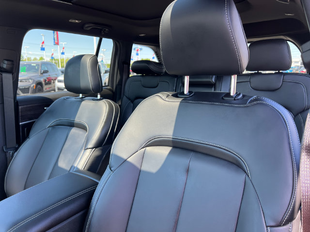 New 2026 Jeep Grand Cherokee Limited w/ Limited Altitude Package AWD/4WD image 23