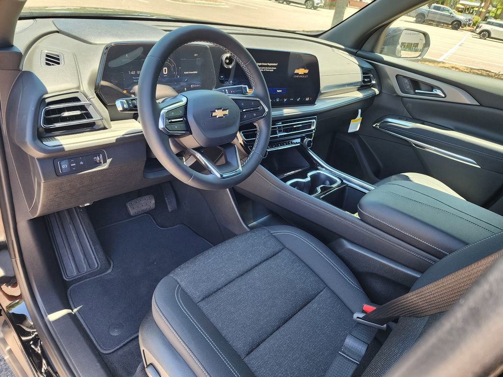 New 2025 Chevrolet Traverse LT image 8