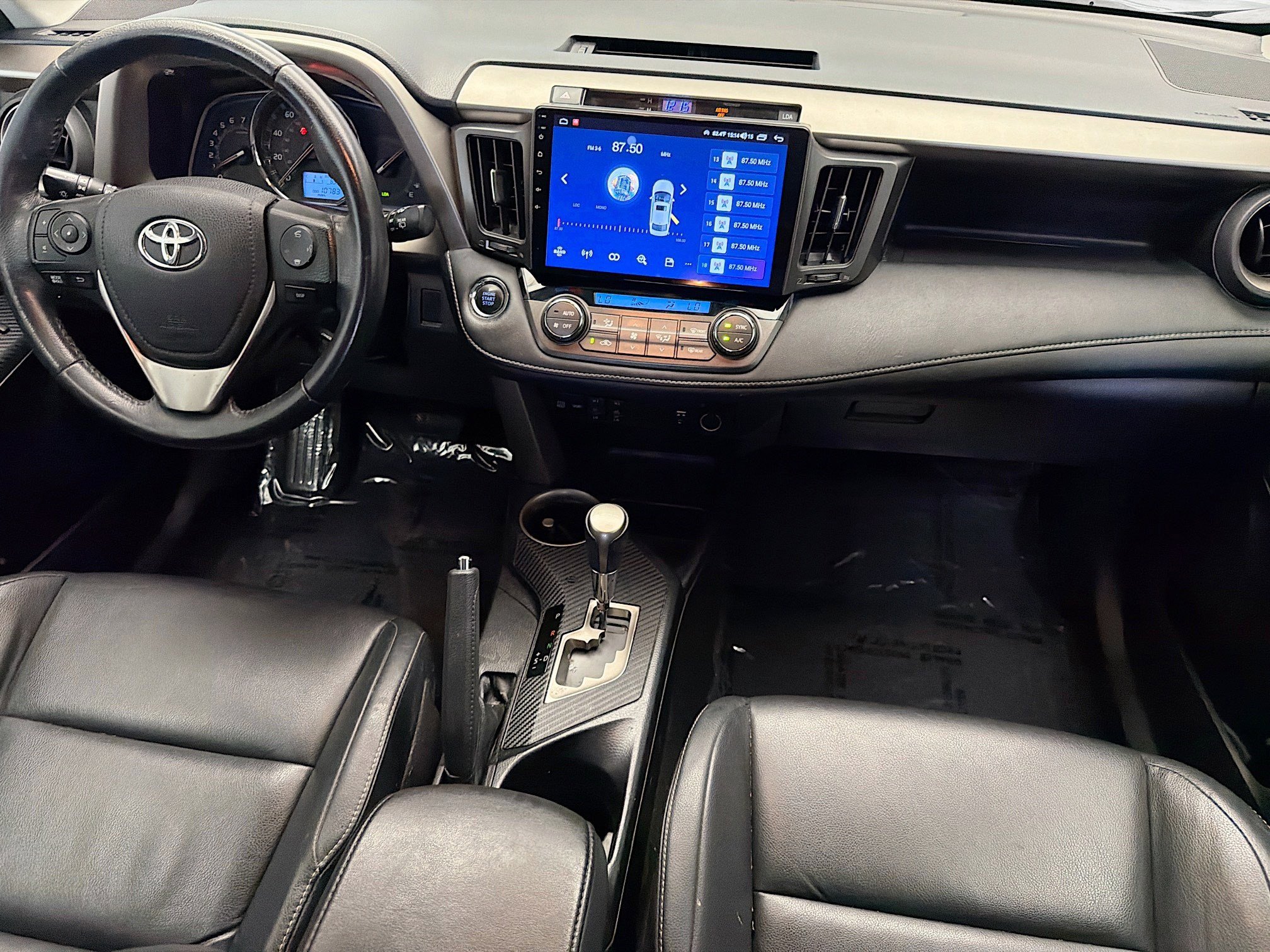Used 2015 Toyota RAV4 Limited w/ Technology Package FWD image 12