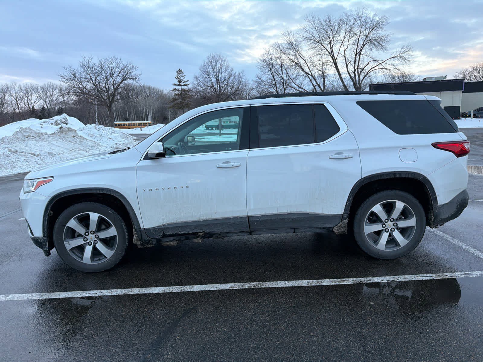 Used 2019 Chevrolet Traverse LT image 4