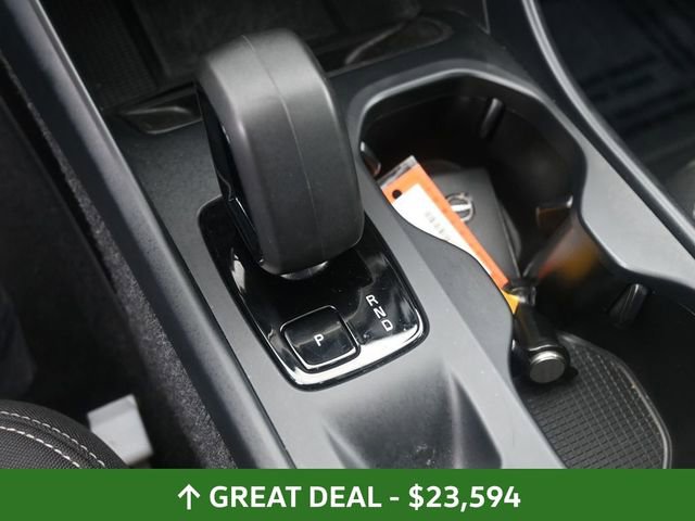Used 2024 Volvo XC40 B5 Core image 24