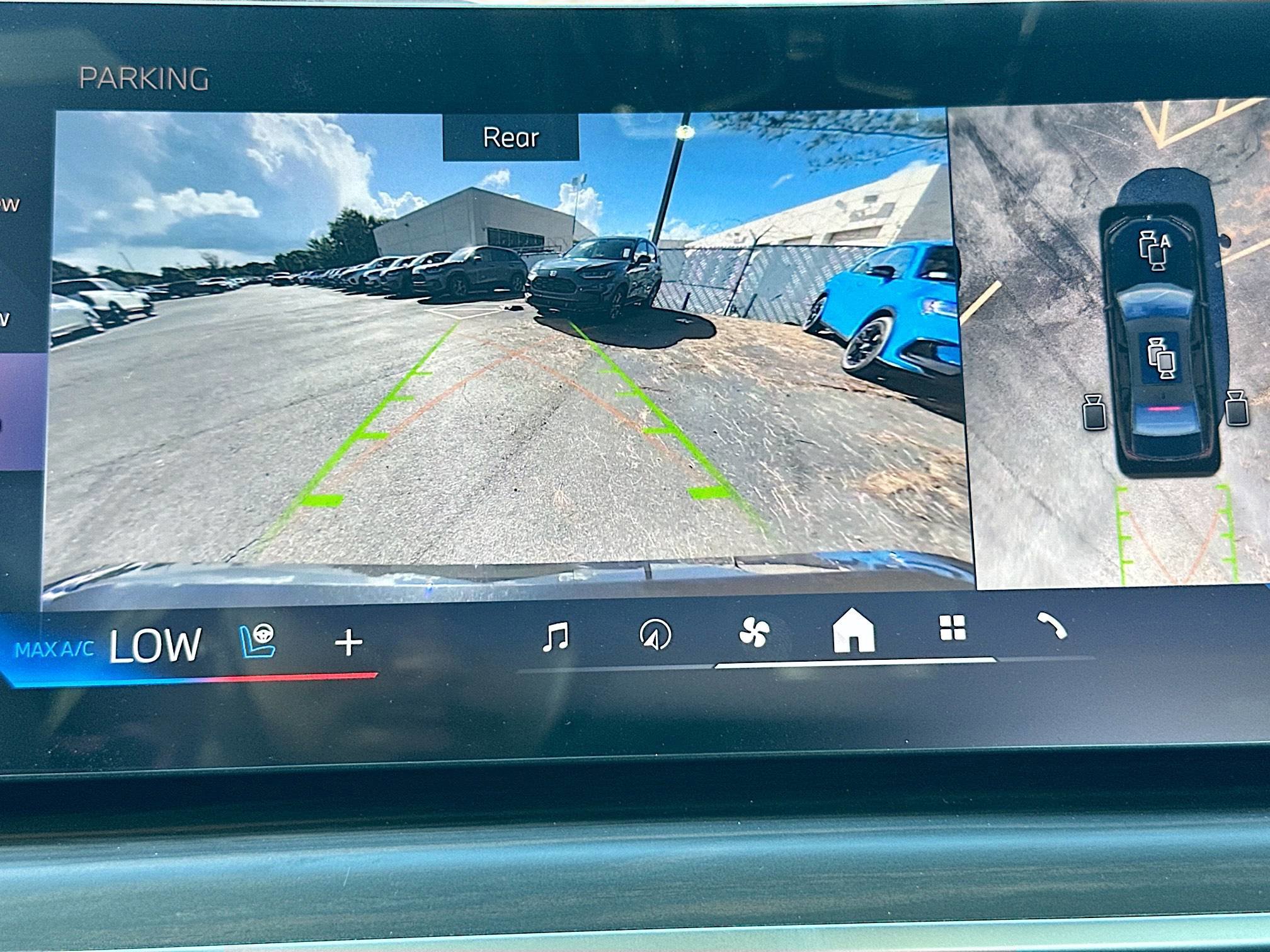 New 2026 BMW 750e xDrive image 11