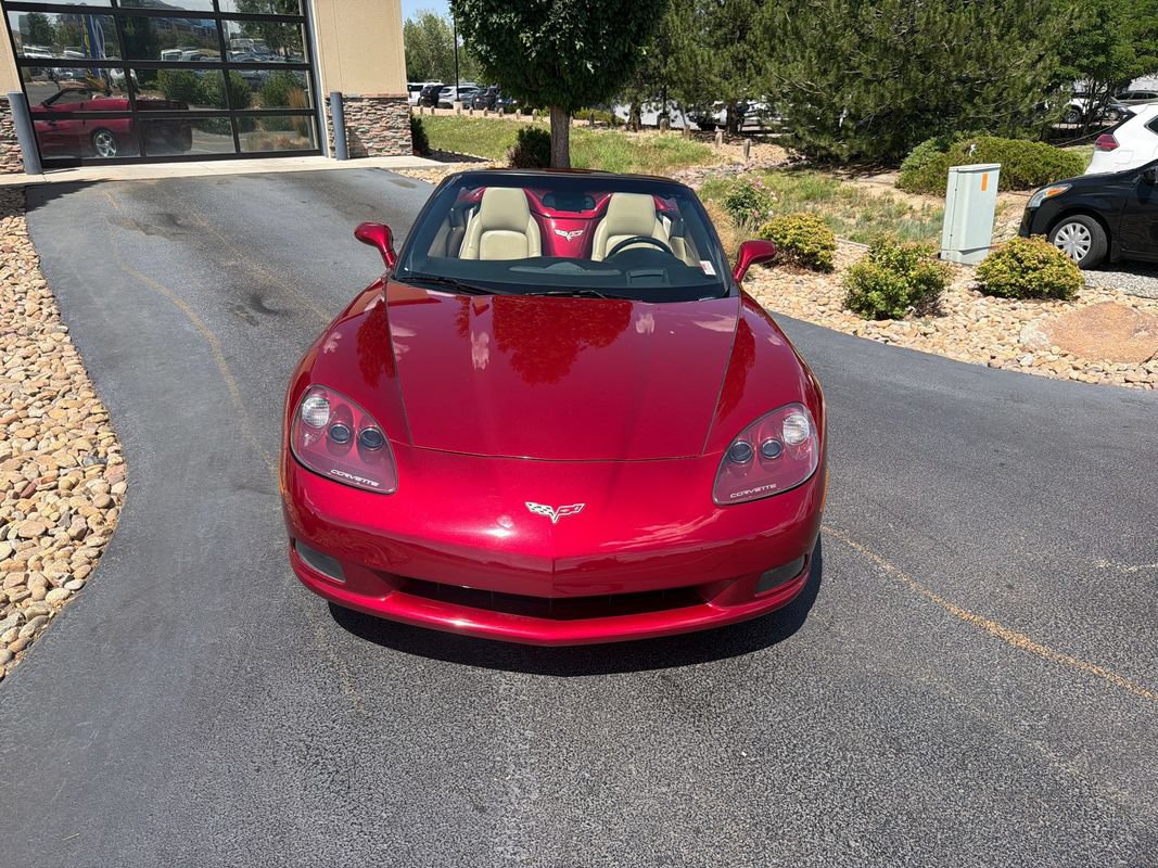 Used 2006 Chevrolet Corvette Convertible w/ Preferred Equipment Group RWD image 29
