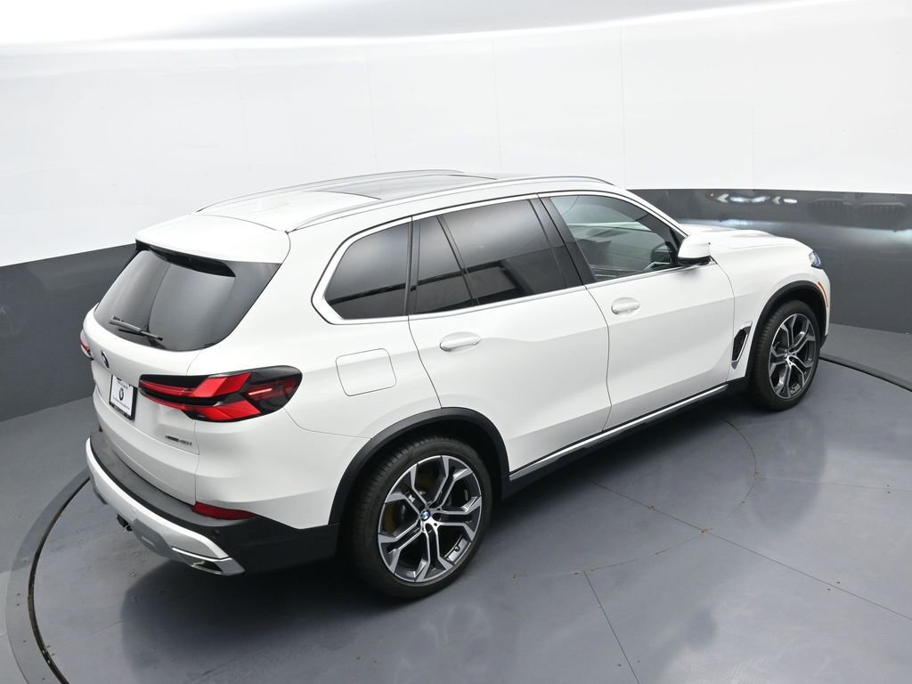 New 2026 BMW X5 xDrive40i w/ Climate Comfort Package image 35