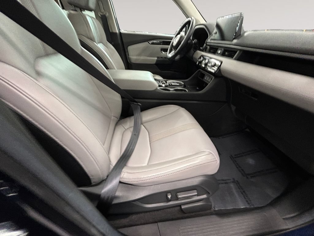 Certified 2023 Honda Pilot Touring image 15