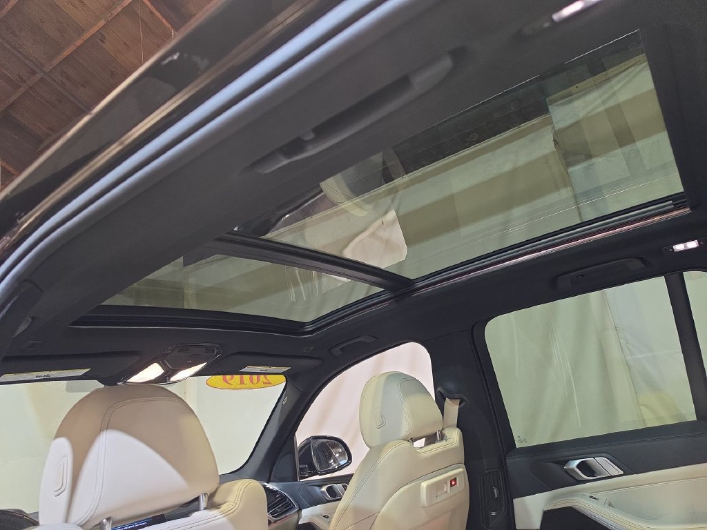 Used 2019 BMW X5 xDrive40i w/ Convenience Package AWD/4WD image 16