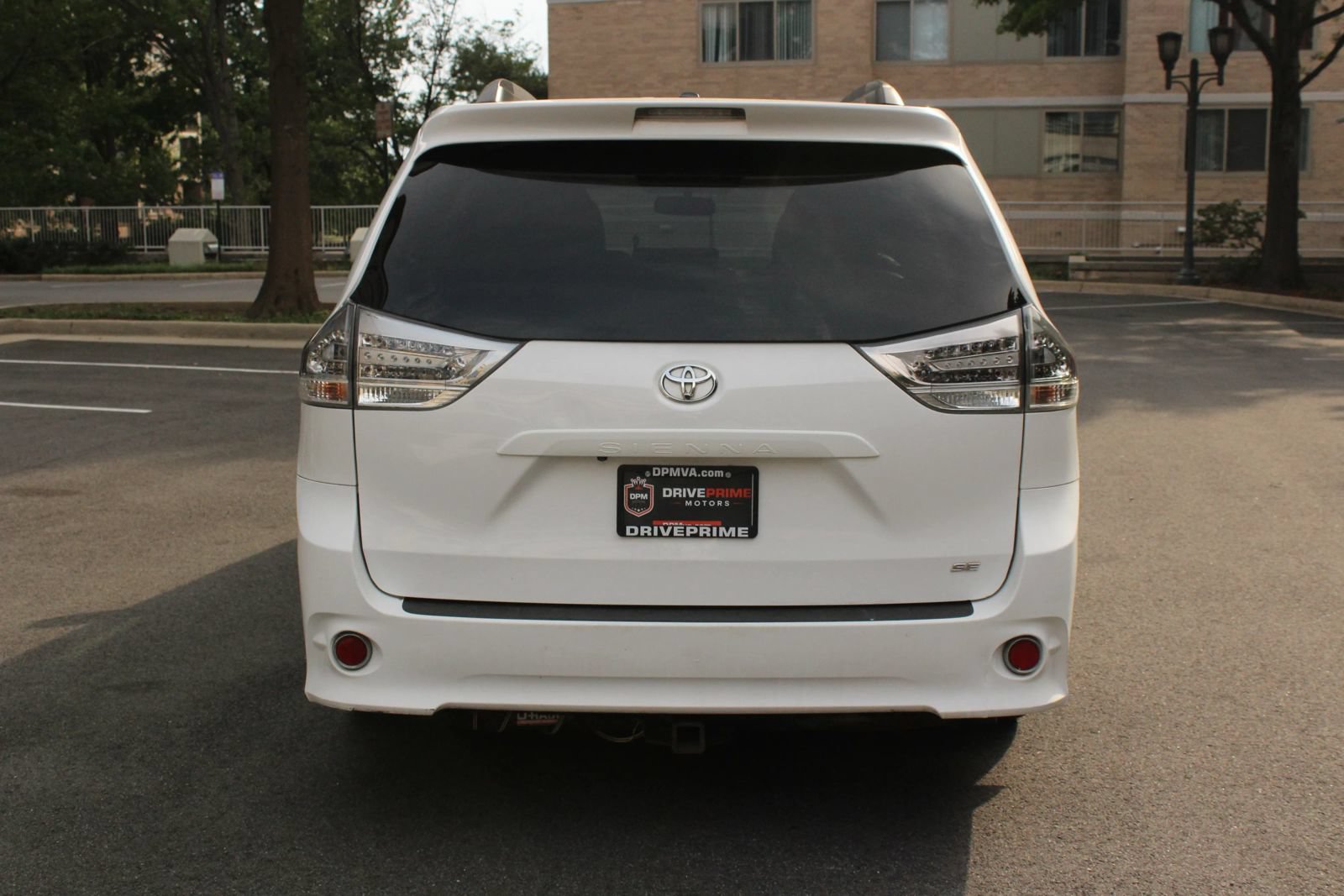 Used 2015 Toyota Sienna SE FWD image 8