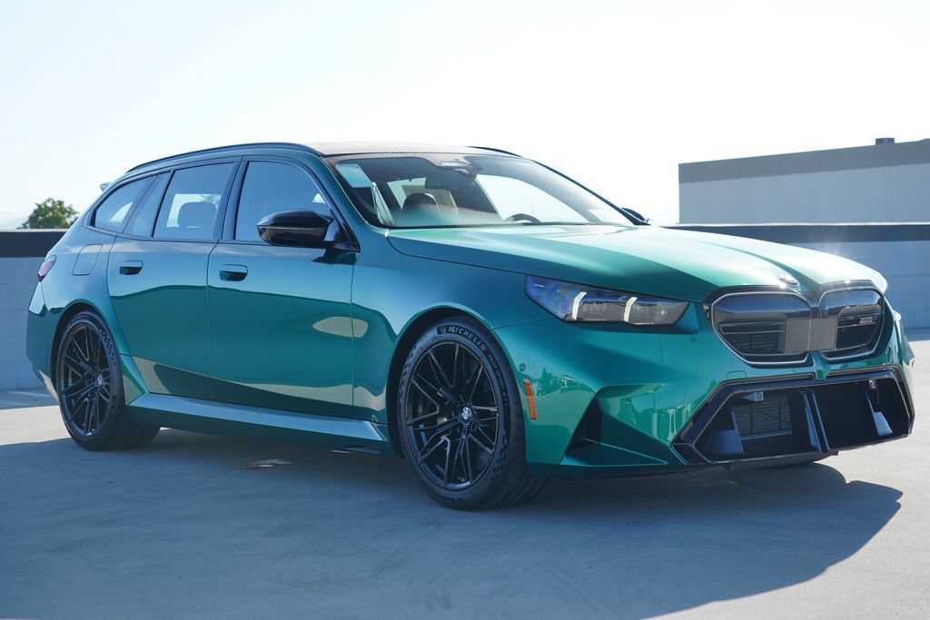 New 2027 BMW M5 Touring AWD/4WD image 3