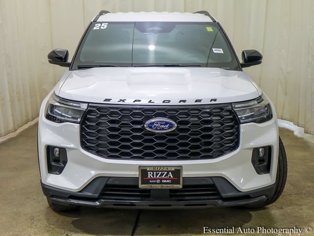Used 2025 Ford Explorer ST-Line w/ Premium Package RWD image 7