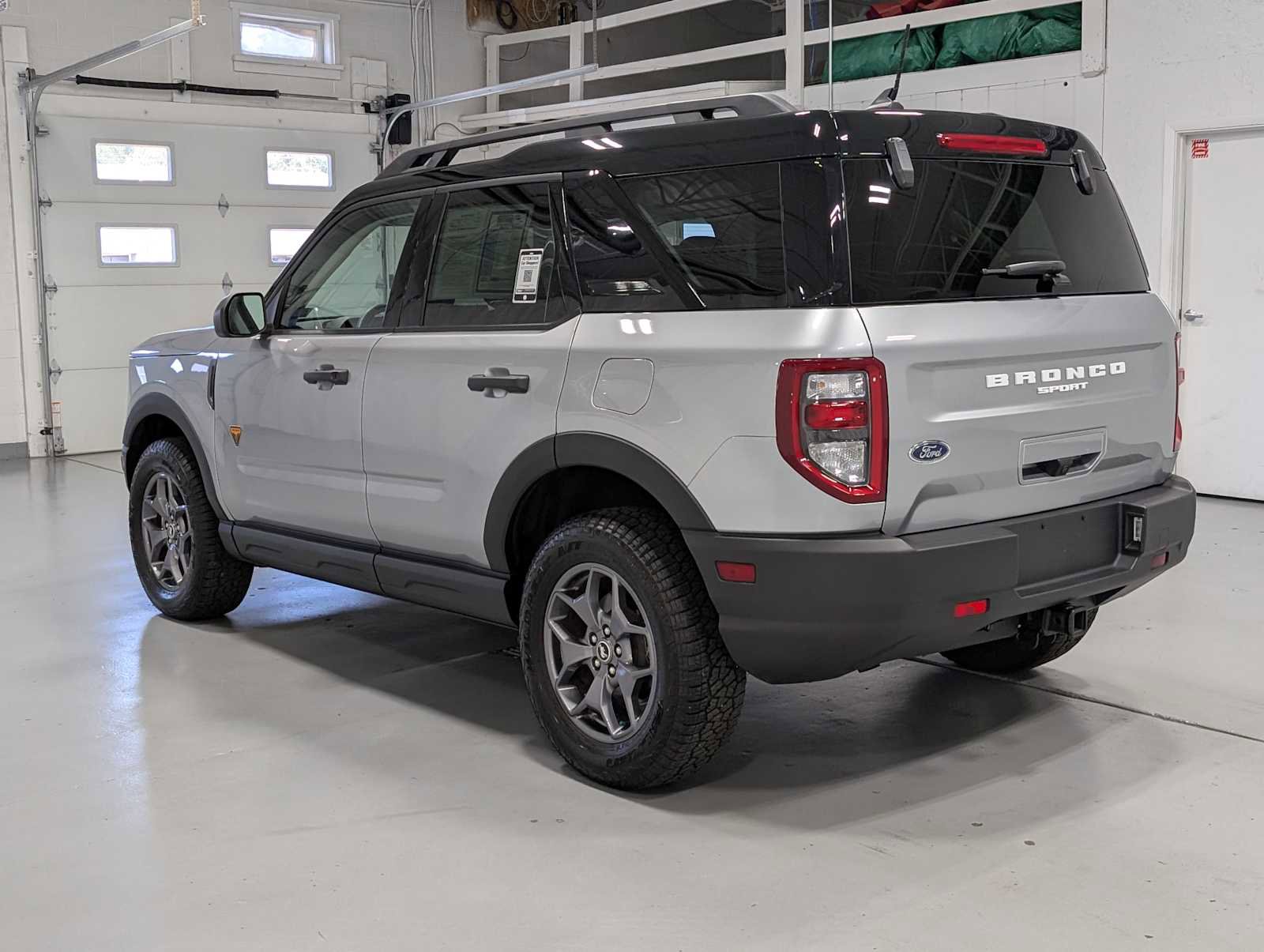 Used 2023 Ford Bronco Sport Badlands image 9