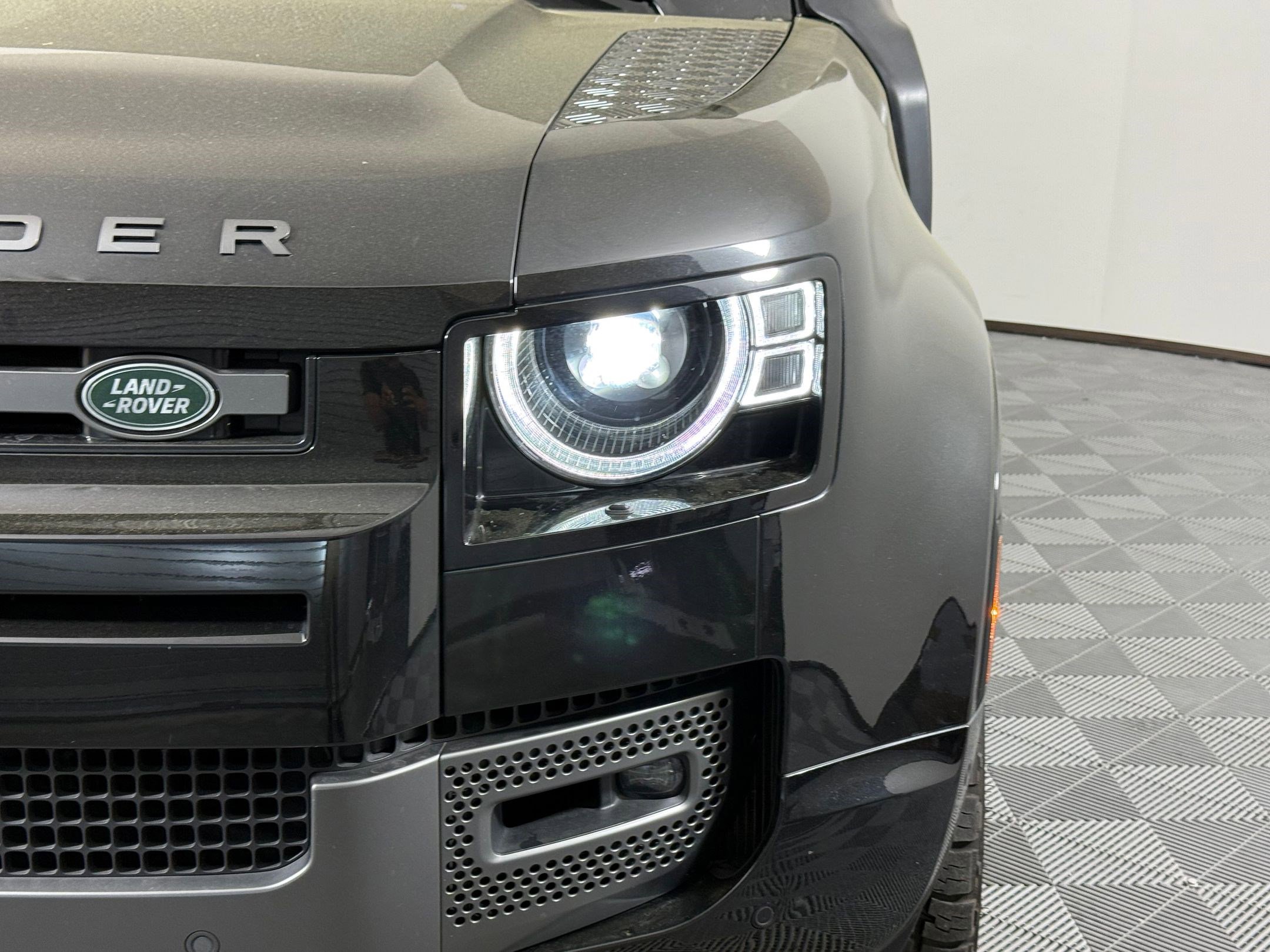 Used 2022 Land Rover Defender 110 V8 image 11