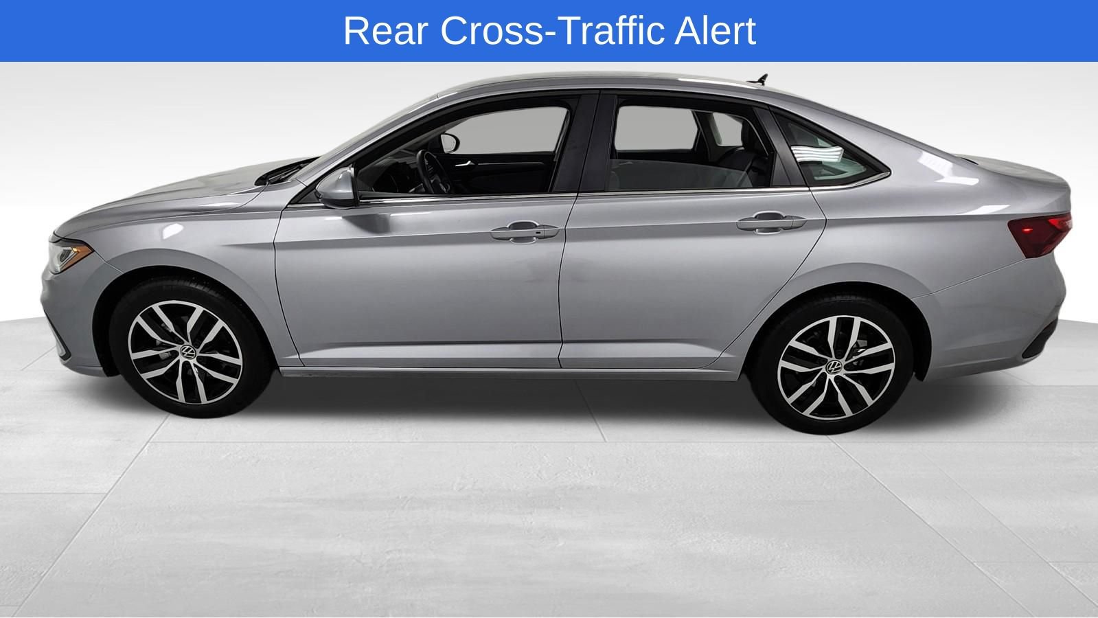 Used 2025 Volkswagen Jetta SE FWD image 6