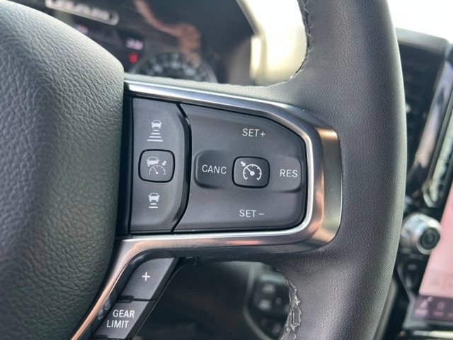 Used 2025 RAM 1500 Laramie AWD/4WD image 17