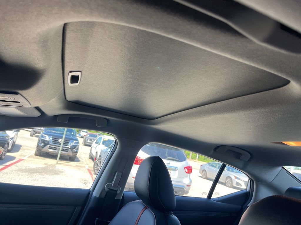 Used 2025 Nissan Sentra SR w/ SR Premium Package image 11