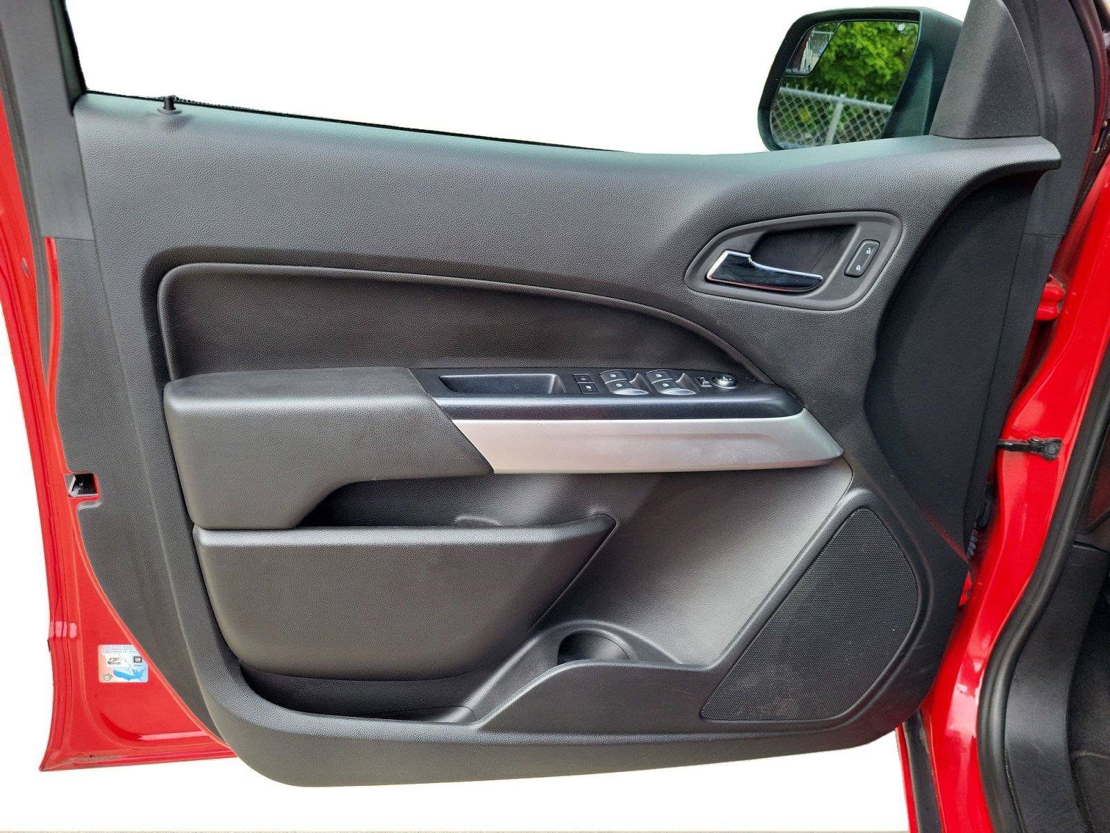 Used 2020 Chevrolet Colorado LT w/ LT Convenience Package AWD/4WD image 9