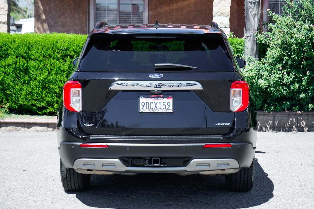 Used 2022 Ford Explorer XLT w/ Equipment Group 202A image 7