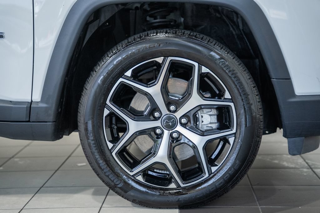 Certified 2025 Jeep Compass Limited AWD/4WD image 17