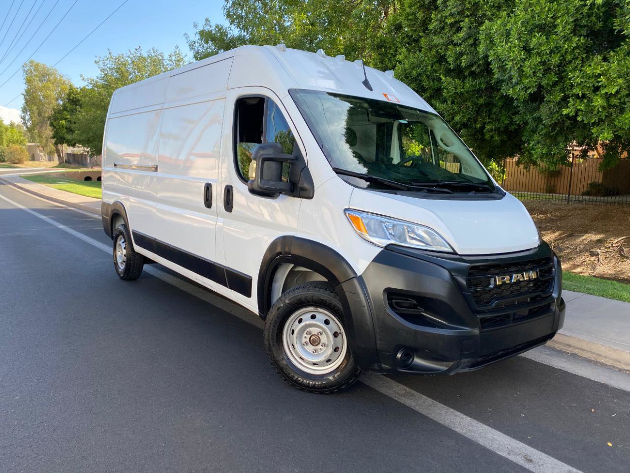 Used 2022 RAM ProMaster 2500 w/ Convenience Group FWD image 2
